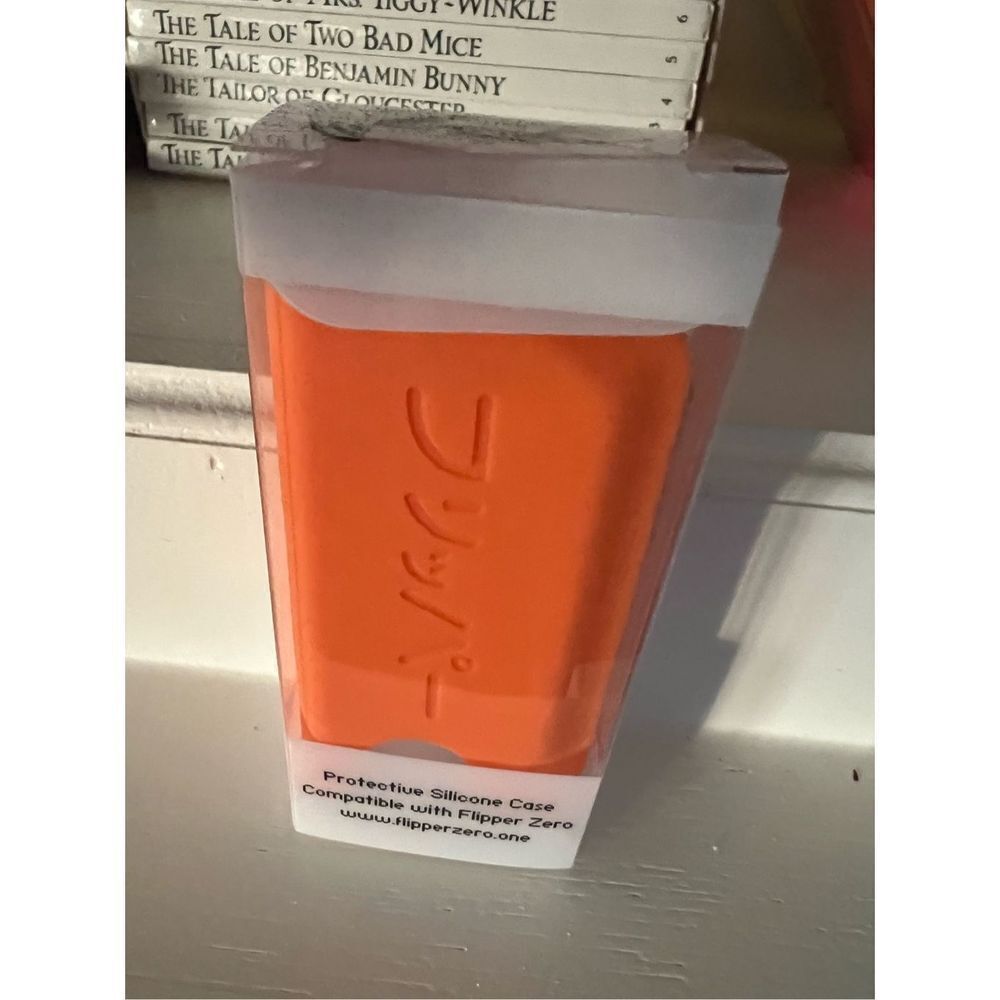 Flipper0 Zero Silicone Bumper Case Genuine, Brand New In Box, - Picture 2 of 2